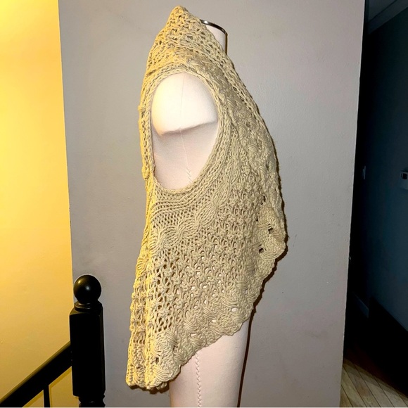Womans Chaudry KC Crocheted/Boho Shrug Vest Size Medium - Picture 2 of 6
